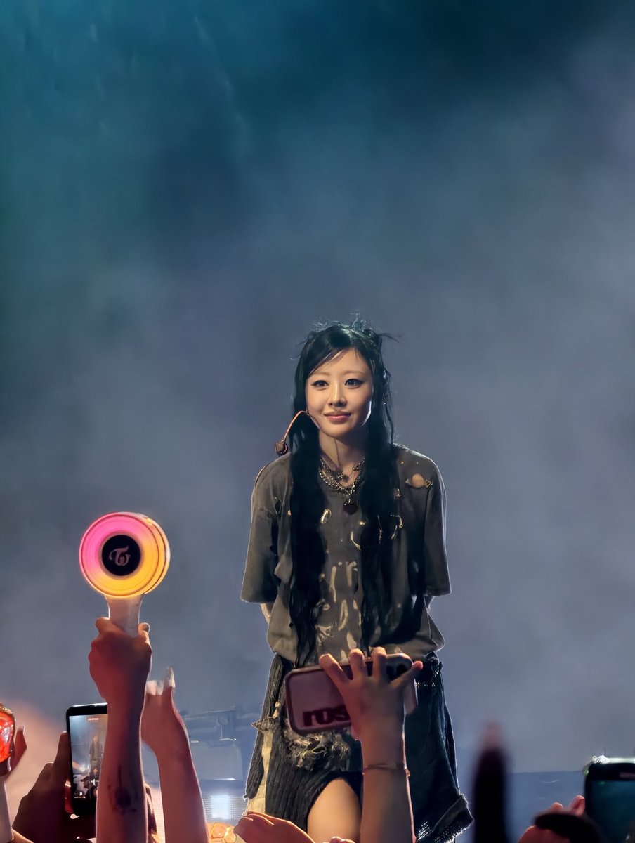 JINSOUL from LOONA liker tweet media