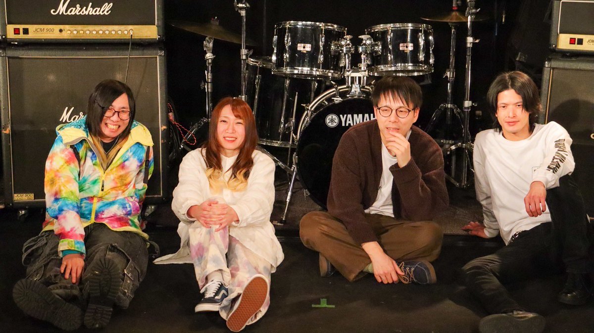 fmkofu763's tweet photo. 8時からは『KOFU WALKER』
今朝必要な生活情報をお届けします
水曜日の担当はミウラヨシミです♪
8:20頃からの【レコメンミュージック】、今月は山梨を中心に活動しているポップバンド、utsulaをご紹介しています☆
最終水曜日ということでutsulaの皆さんの登場もラスト！
ぜひお聴き下さい♪
#fmkofu https://t.co/ARGQpsSRwZ