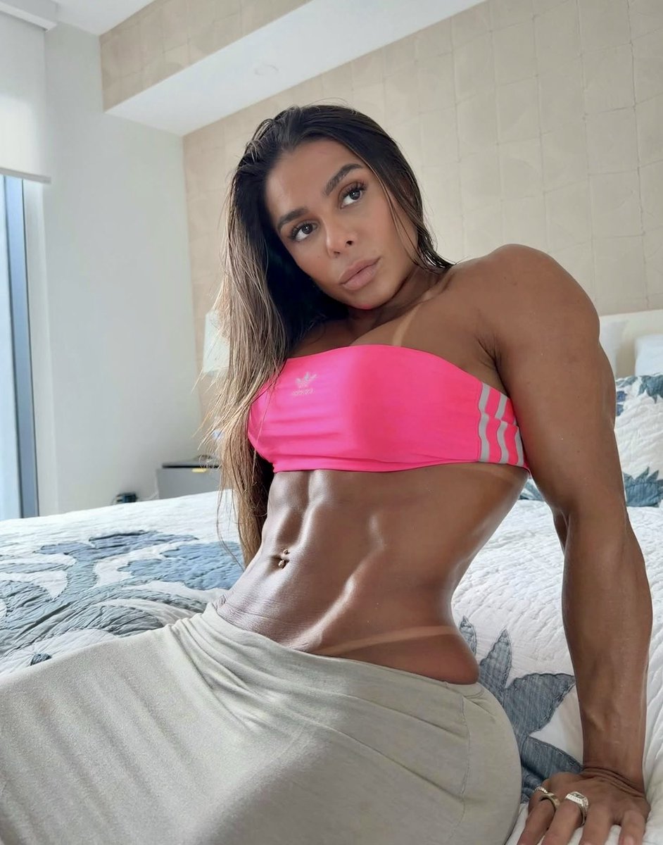 all_about_gym's tweet image. Strong is the new stunning🩷

#muscle #musclemommy #womenbodybuilders #femalemuscle #brazilian #brazil #ipl 
#femalebodybuilders #musclegirl #gymwear #gymmotivation #Mérida #bayernmünih