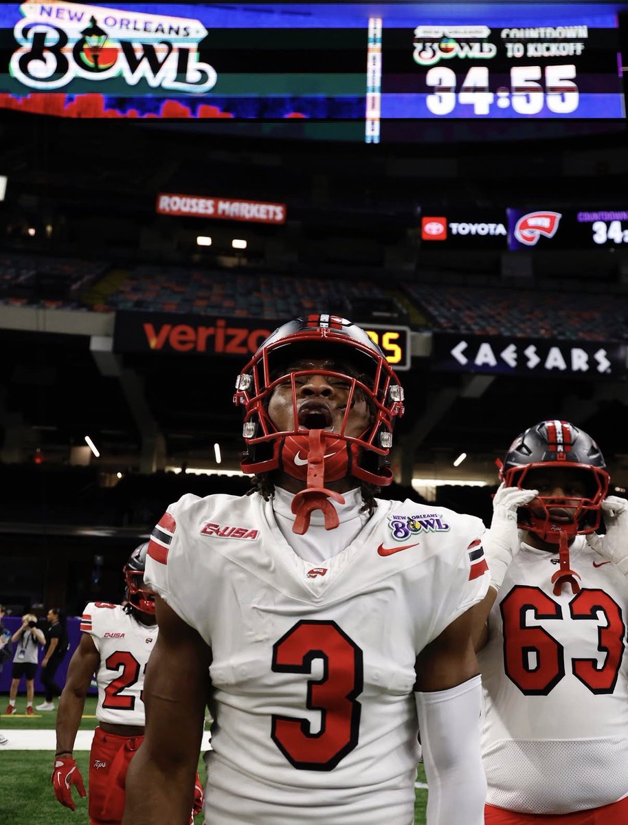d1_corneil's tweet photo. #AGTG Blessed to receive a offer from @WKUFootball 
@coachDMetcalf @CGBlackKnightFB @tbanks1906 @Camo_757 @DbCoachJulian @RecruitGeorgia @TheUCReport @ChadSimmons_ @DemetricDWarren @PrepRedzoneGA @PassFootball5 https://t.co/1YUEcJ3PXI
