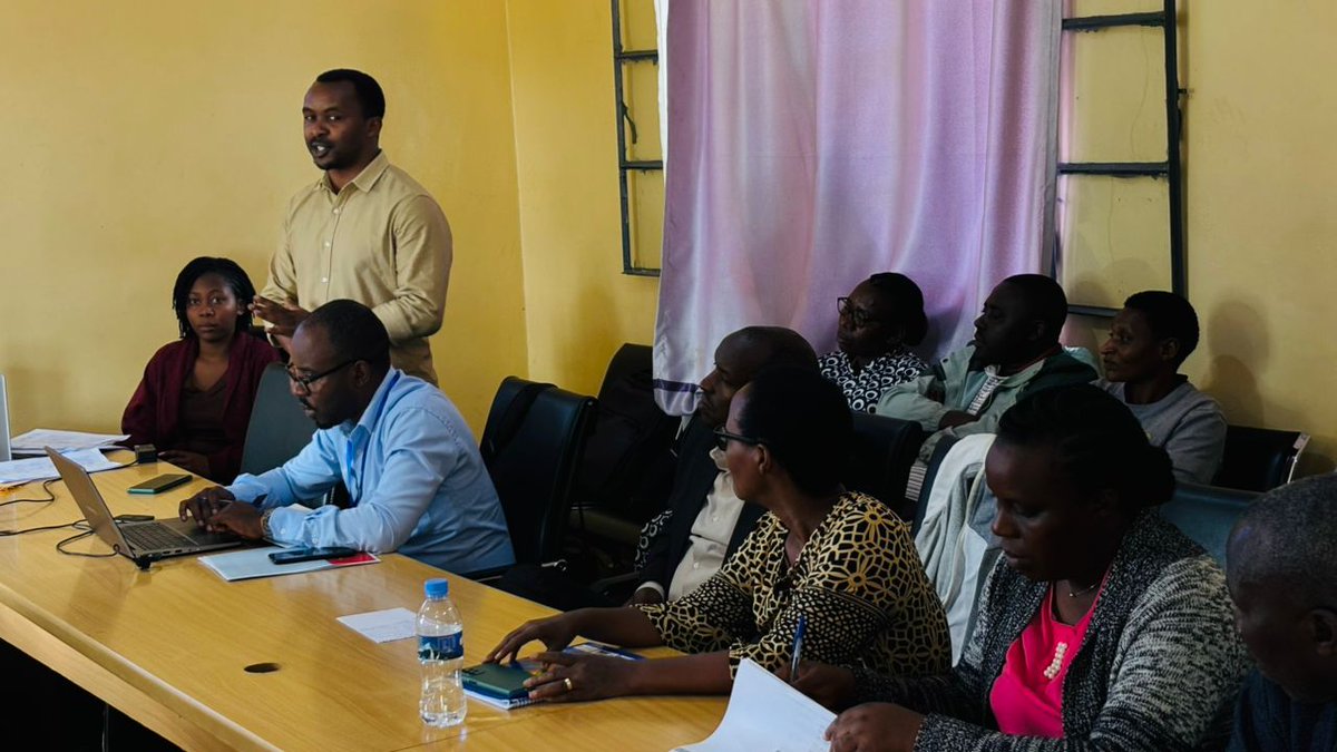RwandaNGOForum's tweet image. Today, @RwandaNGOForum , in collaboration with @RBCRwanda , with the support from @unicefrw , successfully conducted a District orientation meeting on Risk Communication and Community Engagement (RCCE) and Digital interventions in @Nyamasheke .

The engagement brought together