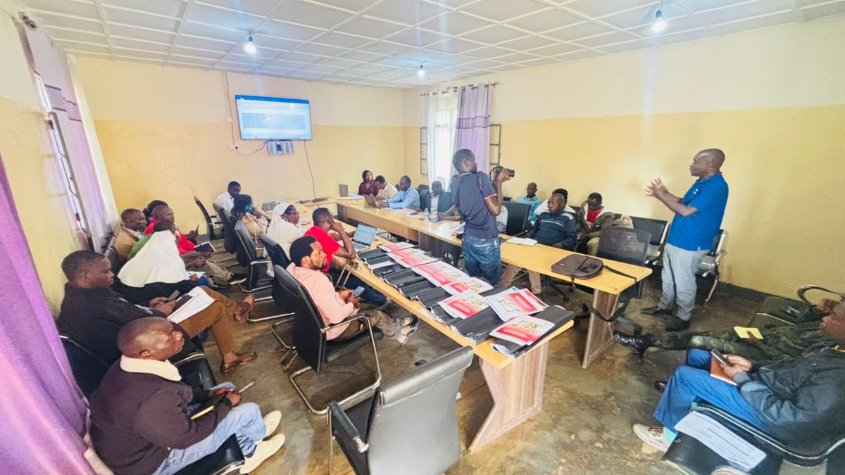RwandaNGOForum's tweet image. Today, @RwandaNGOForum , in collaboration with @RBCRwanda , with the support from @unicefrw , successfully conducted a District orientation meeting on Risk Communication and Community Engagement (RCCE) and Digital interventions in @Nyamasheke .

The engagement brought together