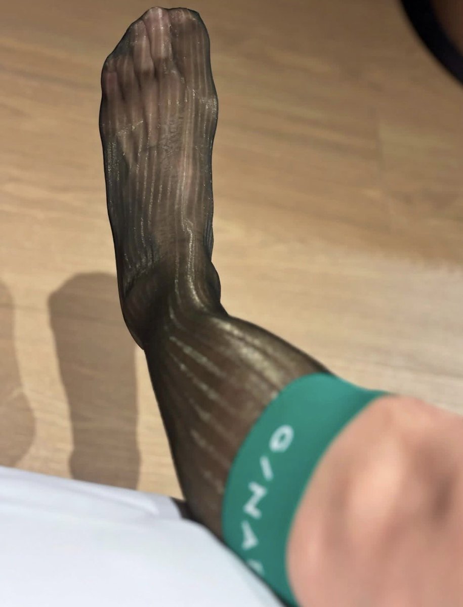 enoch li tweet media