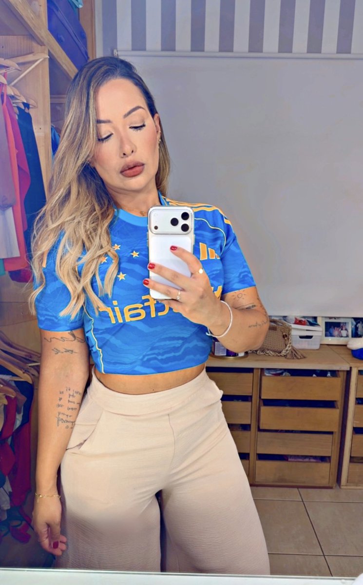 Lola Lourenço tweet media