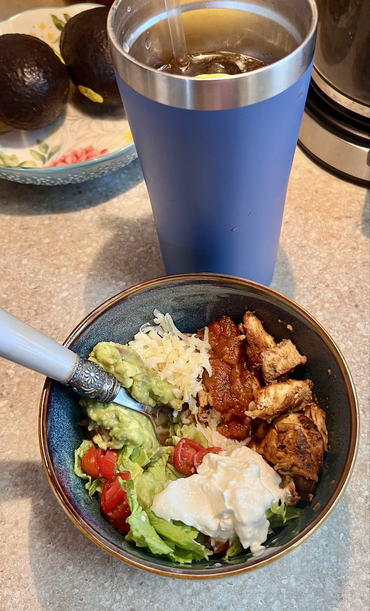 Maryway25's tweet photo. Chicken taco bowl tonightโs dinner ๐ Somehow I got all the layers to fit in the bowl๐
I didnโt have black beans so I used refried beans๐ซ It was very tasty ๐ฅ๐
๐ถ๏ธ๐ฅฌ๐ฅฃ #dinner #tacobowl https://t.co/xekTls5hi9