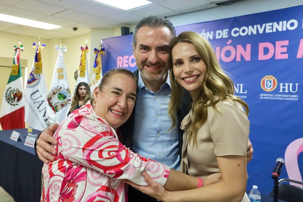 AdrianDeLaGarza's tweet photo. Seguimos construyendo un Monterrey más humano y solidario.

Ampliamos el convenio entre DIF Monterrey y el Hospital Universitario para duplicar el apoyo a mujeres sobrevivientes de cáncer de mama con reconstrucción mamaria gratuita, atención médica, apoyo psicológico y acompañamiento integral.

En Monterrey, ninguna mujer está sola en su lucha.
#AquíSeResuelve