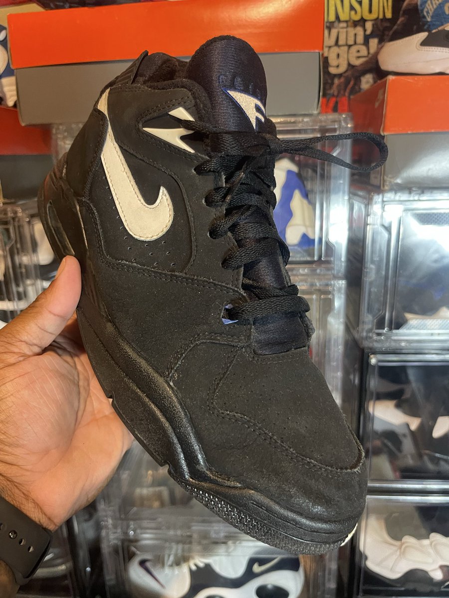 Professorskoola's tweet photo. 1993 Nike Air Bound https://t.co/DNq9FAIslJ