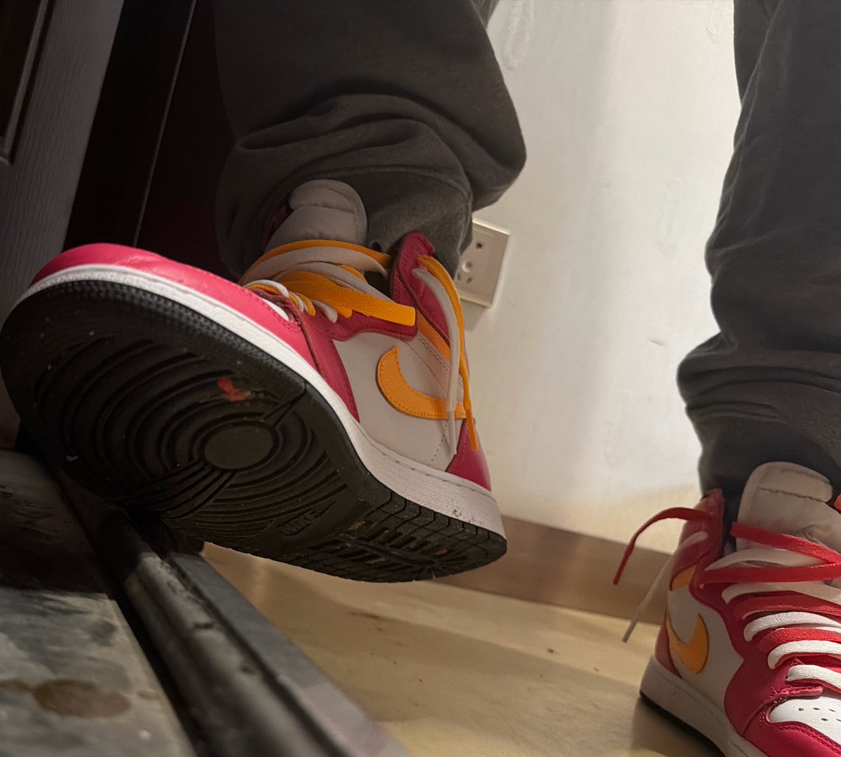 送神火山 tweet media