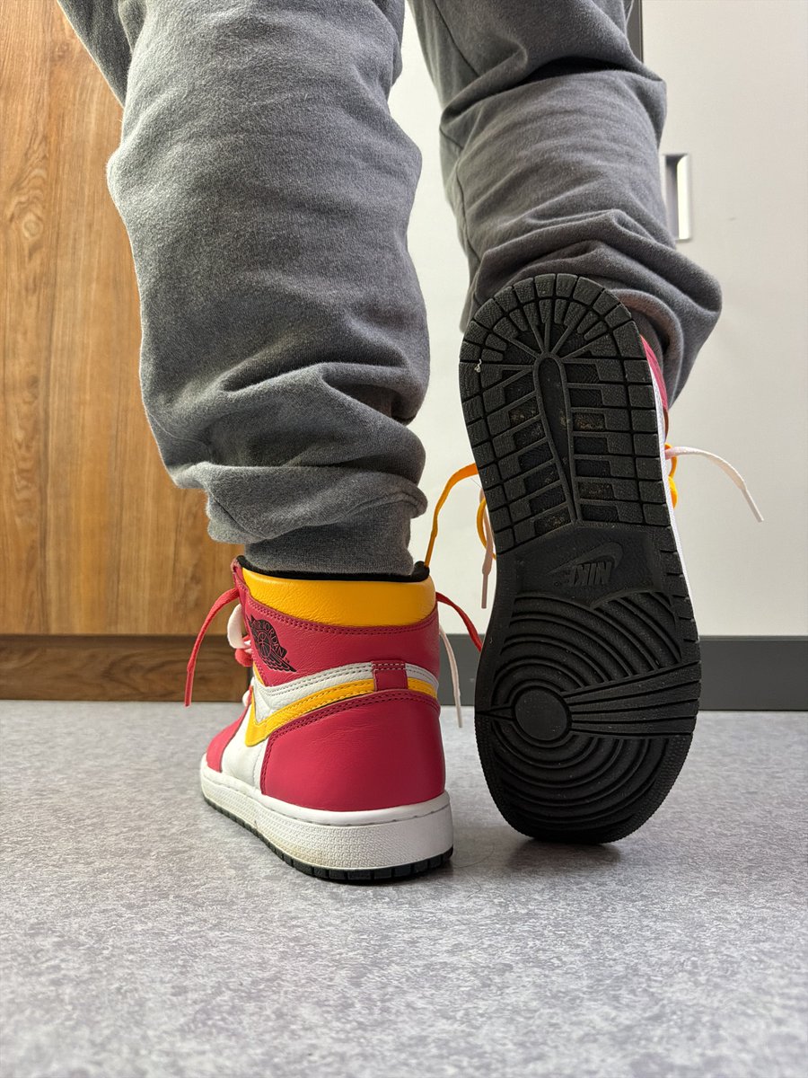 送神火山 tweet media