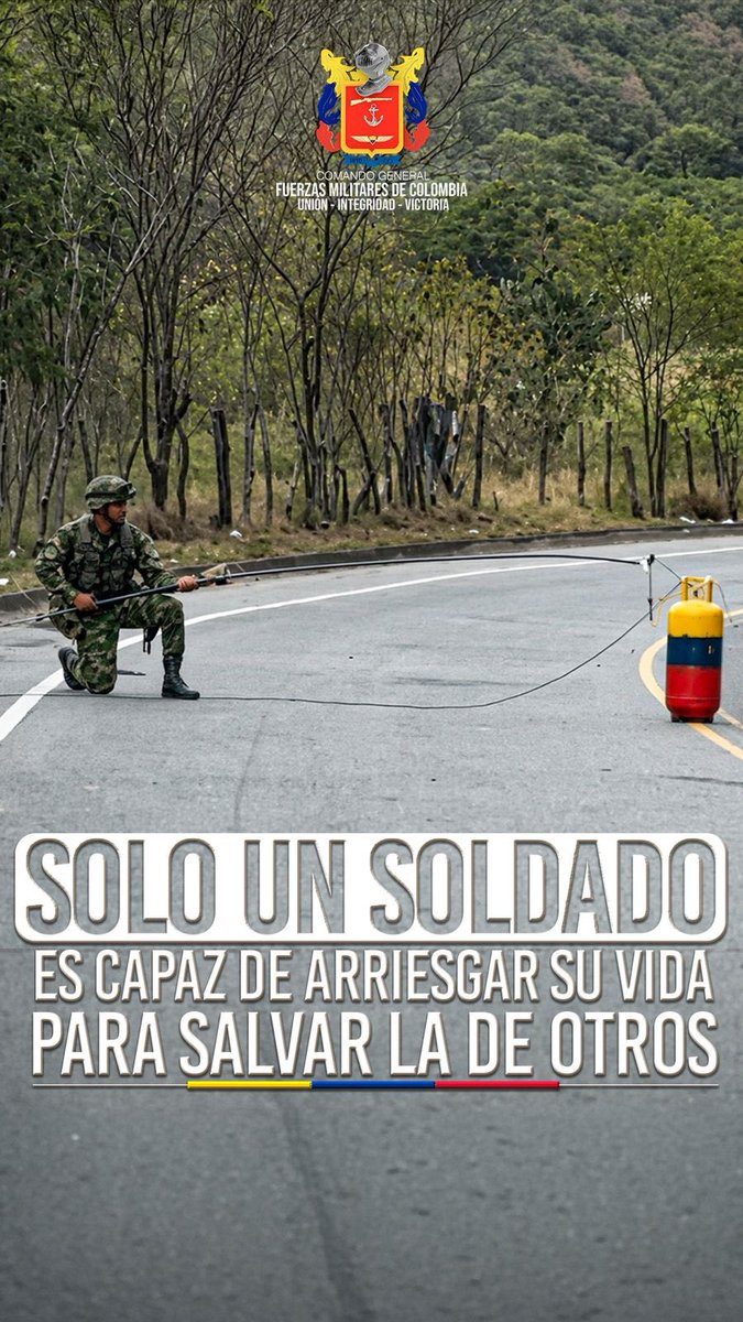 COMANDANTE_FFMM's tweet photo. En zona rural de Taminango, #Nariño, uno de nuestros soldados, con valentía y compromiso, logró neutralizar una amenaza terrorista sobre la vía Panamericana, protegiendo la vida de los colombianos.

A nuestros hombres y mujeres en el territorio, mi reconocimiento por su determinación y servicio permanente.

Confíen en sus @FuerzasMilCol🇨🇴
#ProtegemosLaVida