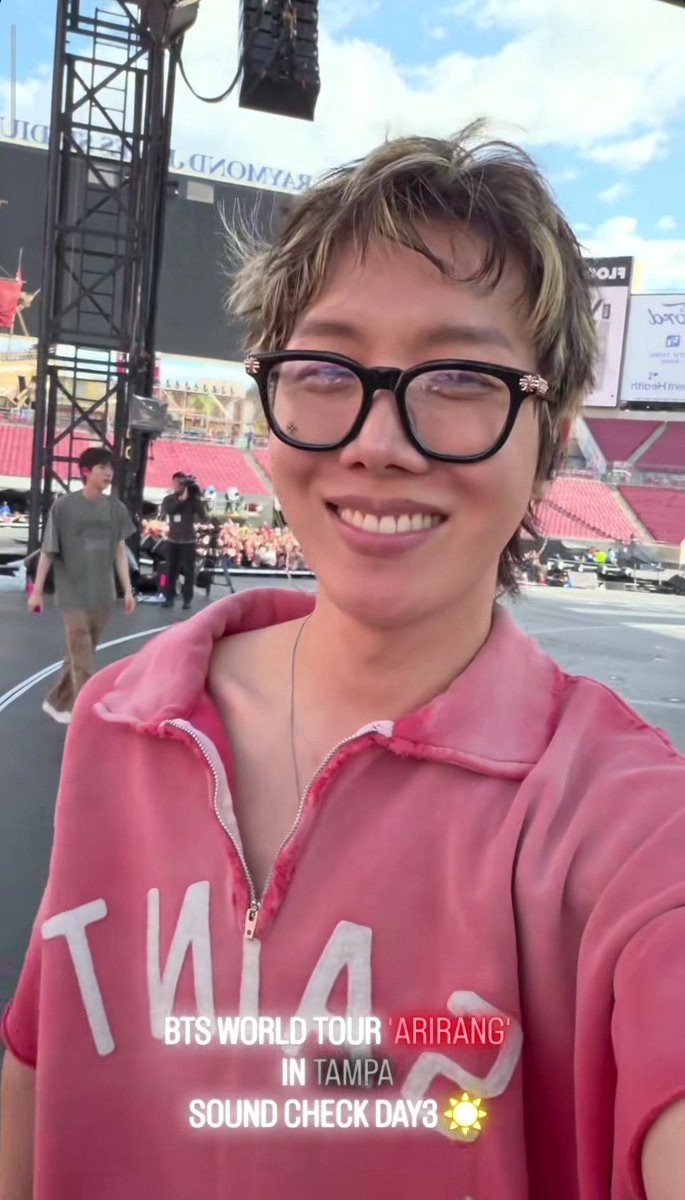 sweetkthland's tweet image. — ¡Actualización de j-hope (•uarmyhope•) en sus historias de Instagram! 

🐿️: “BTS TOUR MUNDIAL 'ARIRANG' EN TAMPA
PRUEBA DE SONIDO DÍA 3 ☀️”

#JHOPE #HOSEOK #uarnyhope 
#BTS_ARIRANG_WORLDTOUR_TAMPA