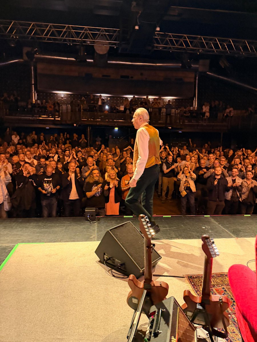 frossiofficial's tweet image. Thank you, Amager Bio, Copenhagen and goodnight, Denmark. 

Tomorrow is our only date in Norway at The Sentrum Scene, Oslo. Tickets for all European and UK shows: francisrossi.com/tour

#FrancisRossi #Tour #StatusQuo #Copenhagen #Oslo