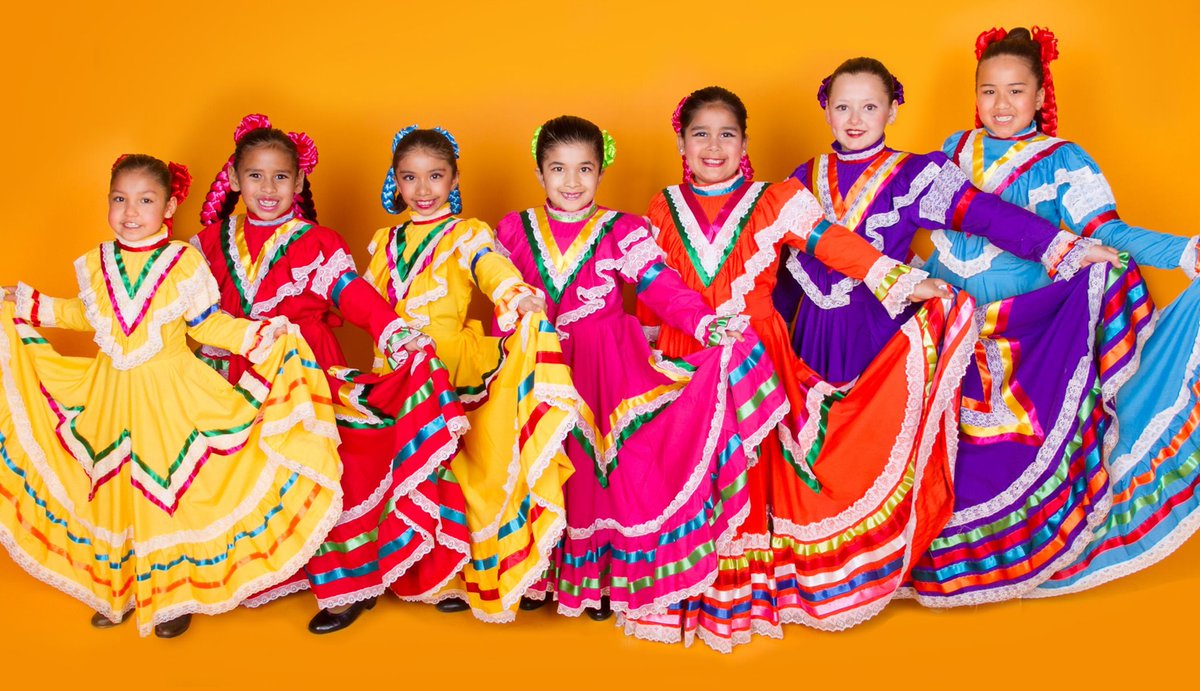 summitblueash's tweet photo. A packed weekend at Summit Park! 🎉

Fri: Cincinnati Opera (6:30–8 PM)
Sat: Hispanic Cultural Celebration (5–8 PM)
Sun: Youth Fishing Tournament (full)

Join us under the canopy + around the park all weekend! https://t.co/I9TzXApeMx