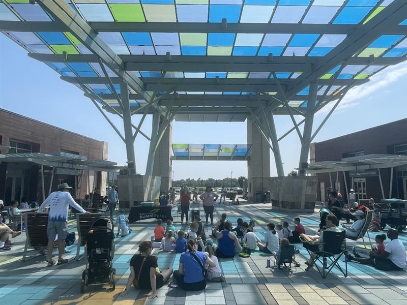 summitblueash's tweet photo. A packed weekend at Summit Park! 🎉

Fri: Cincinnati Opera (6:30–8 PM)
Sat: Hispanic Cultural Celebration (5–8 PM)
Sun: Youth Fishing Tournament (full)

Join us under the canopy + around the park all weekend! https://t.co/I9TzXApeMx