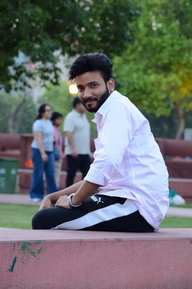 tradergentlem's tweet photo. 🌹🙈
#tradergentleman #rose #indiagate #newdelhi #india https://t.co/qFfPDl8oqp