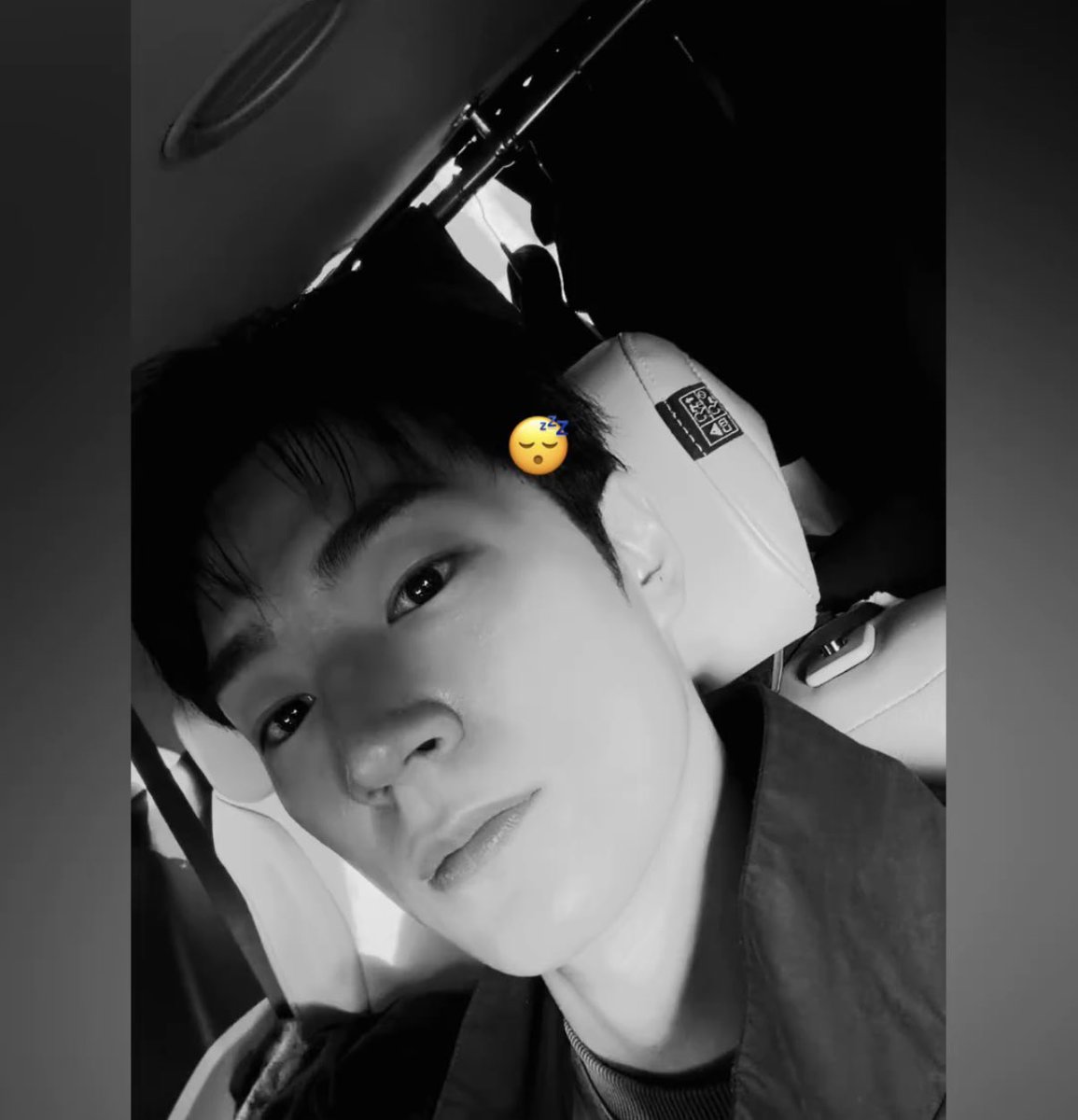 0lgx2's tweet photo. 이럼나어떡하라고<~~~~~~… https://t.co/5qcevDNyK3