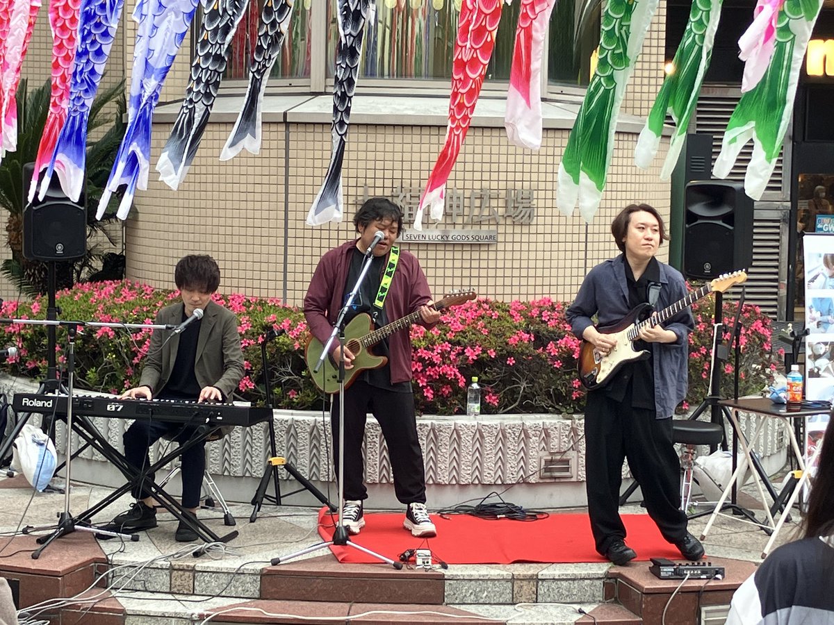 sh0ta6music's tweet photo. LiveSaver
ミニライブ聴きに
サイクリング兼ねて赤羽へ

古川さんの歩きながらギター
良かった✨🔥✨

さて、帰ろう🥳

※昼のサムギョプサル定食に満足 https://t.co/wrj6nrd9vu