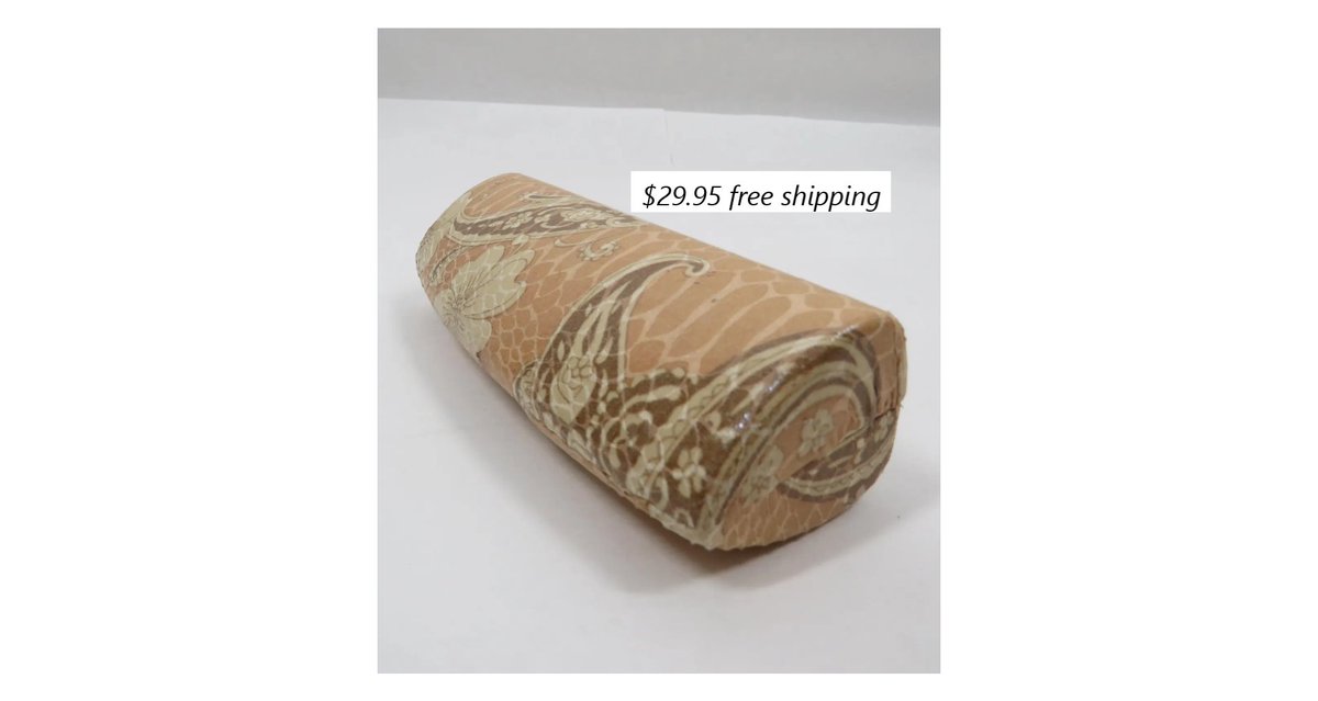rarefinds4u's tweet image. Retro large bag
Vintage glasses case
#freeshipping #smilett23 #vintage #antique #shopping