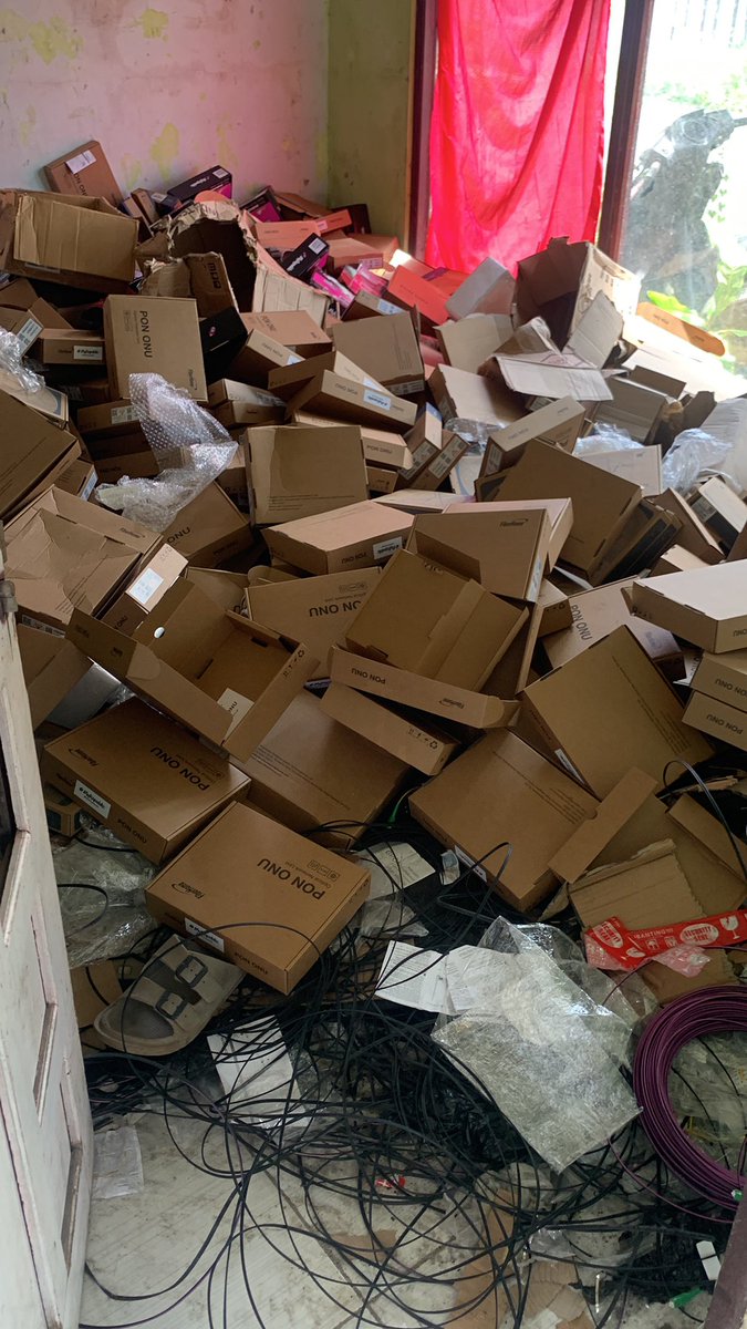 Tempat kerja begini tapi gajinya 5-8jt perbulan, ada yang tau ini kerjaan nya ngapain

#zonauang