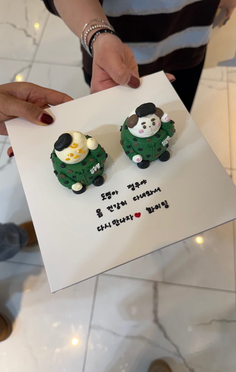 riss 🦭🪖🐈 tweet media