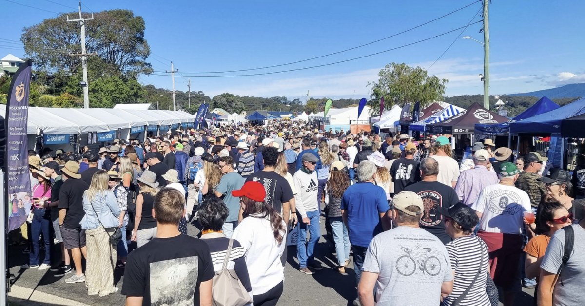 ClydeViewHP's tweet photo. Calling All Oyster Lovers!
The Narooma Oyster Festival is on this weekend!  As our largest food event, it celebrates the region's Rock Oysters through tastings etc. Come and stay, book online https://t.co/LqYGRubkDM or p: 02 4472 4224 today.  Pic courtesy: Andrew McLaughlin https://t.co/DdWHE8DO9K