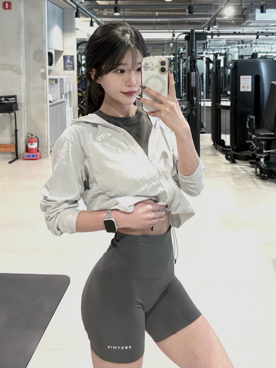 juyou08's tweet image. 일 폭탄 맞고 뇌 정지 직전
정신 산만 MAX
바쁜게 좋은거지 .. 큼냐흠냐  
#몸매 #ootd #오운완