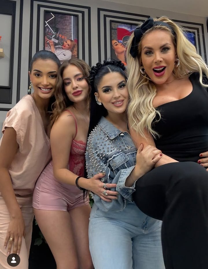 Para todos los pendejos que no están soportando el trío Celinee, Curvy y Lorena, y les dicen lambonas, ellas son amigas desde top chef, sigan llorando porque ellas tres van a la final 💋 #LCDLF6
