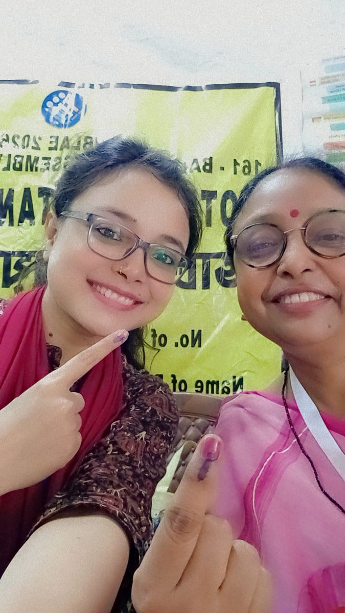 CEOWestBengal's tweet image. ভোটের পর্ব পশ্চিমবঙ্গের গর্ব!
Selfie with inked fingers after casting Vote at Kolkata South district of West Bengal.
#WBLA2026 #Phase2
@ECISVEEP
@SpokespersonECI
@PIBKolkata
@airnews_kolkata
@deokolsouth