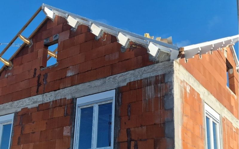 batiweb's tweet image. 🏗️ +33,1 % de #permis de construire en mars 2026. Mais sur 12 mois, la tendance reste fragile, surtout côté logement individuel.

Le #logement neuf reprend-il des couleurs ?

🔗 Lisez l’article complet ici : ow.ly/lV2N50YRat6

#Construction #BTP #Bâtiment