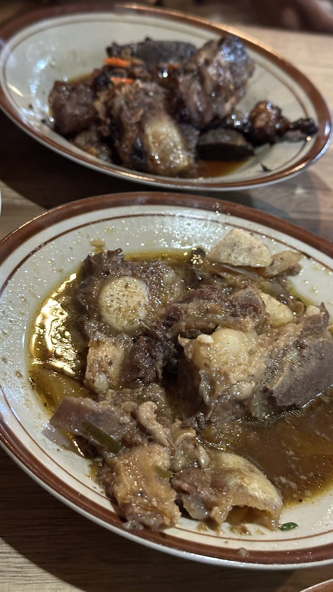 iga bajog emg enak banget tapi saking khilafnya kita waktu itu makan kebanyakan berhari2 sampe jd kolestrol😭... akhir mei nanti mau ke borobudur magelang, kuliner apa yang enak disana yaaa....