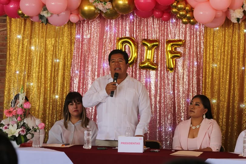 VisionUPP's tweet image. #VISION en #Tecamachalco
Tecamachalco sede de la 4.ª Reunión DIM
Tecamachalco, Puebla. – Tecamachalco fue sede de la 4.ª Reunión DIM, espacio de coordinación para fortalecer la atención a las familias y mejorar los servicios.
Mas en VISION: periodicovision.com.mx/.../tecamachal…