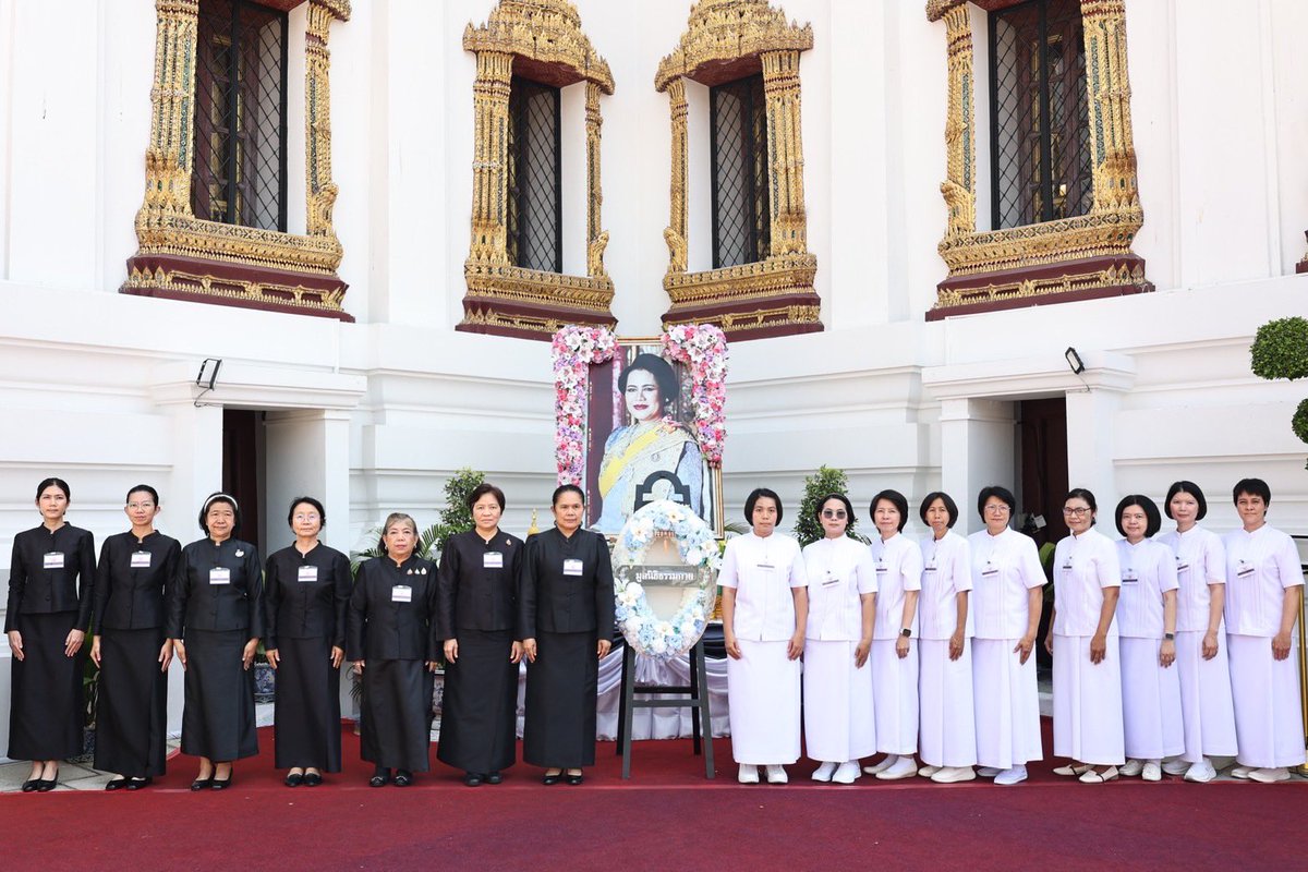 TheSenderTH's tweet photo. มูลนิธิธรรมกาย และคณะศิษยานุศิษย์วัดพระธรรมกาย ได้รับพระราชทานพระบรมราชานุญาตให้ร่วมเป็นเจ้าภาพบำเพ็ญกุศล���วายพระบรมศพ สมเด็จพระนางเจ้าสิริกิติ์ พระบรมราชินีนาถ พระบรมราชชนนีพันปีหลวง https://t.co/wBlbOX2pAC https://t.co/q90yymney2
