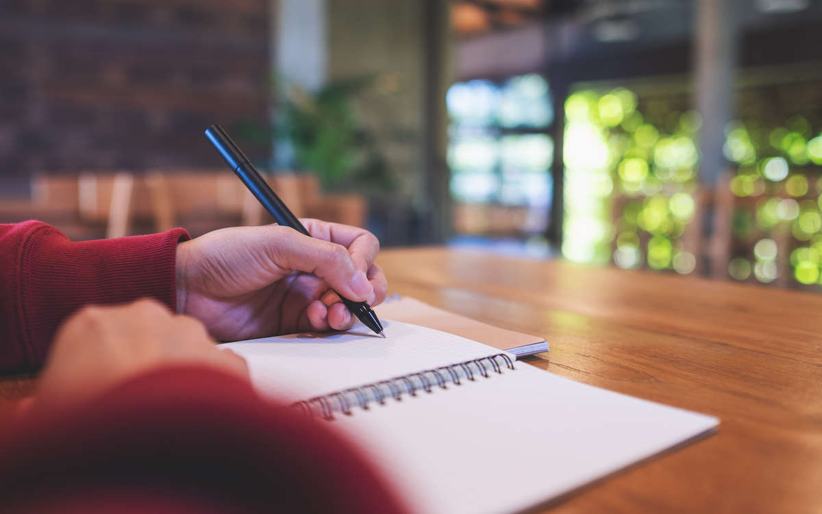 wagst7783's tweet image. Great writing connects, not impresses ❤️. Focus on clarity and emotion instead of complex words. Simple always wins. #WritingAdvice #ClearCommunication #ContentCreation