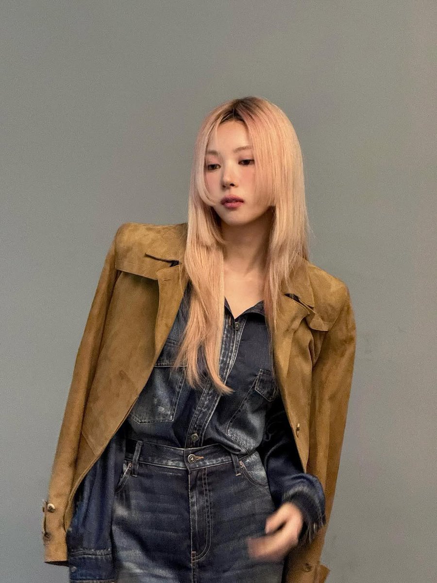 이브 tweet media