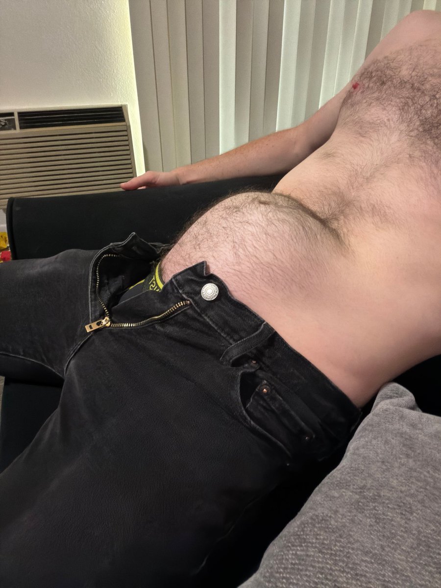 bladder boy tweet media