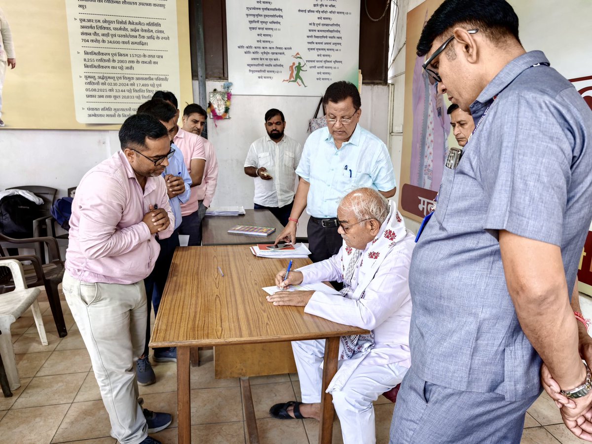 madandilawar's tweet image. जयपुर
जनसुनवाई
राजकीय आवास पर जनसुनवाई करते हुए तुरंत निस्तारण हेतु सम्बंधित अधिकारियों को दिशा-निर्देश दिए।

#jaipur #जनसेवा
#जनसुनवाई #rajasthan
#आपणो_अग्रणी_राजस्थान