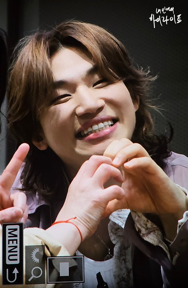 High__Lite's tweet image. 260429 XIMU EVENT

상콤해🩷🤍

#대성 #DAESUNG #DLITE #テソン #DsWAVE 

@d_lable