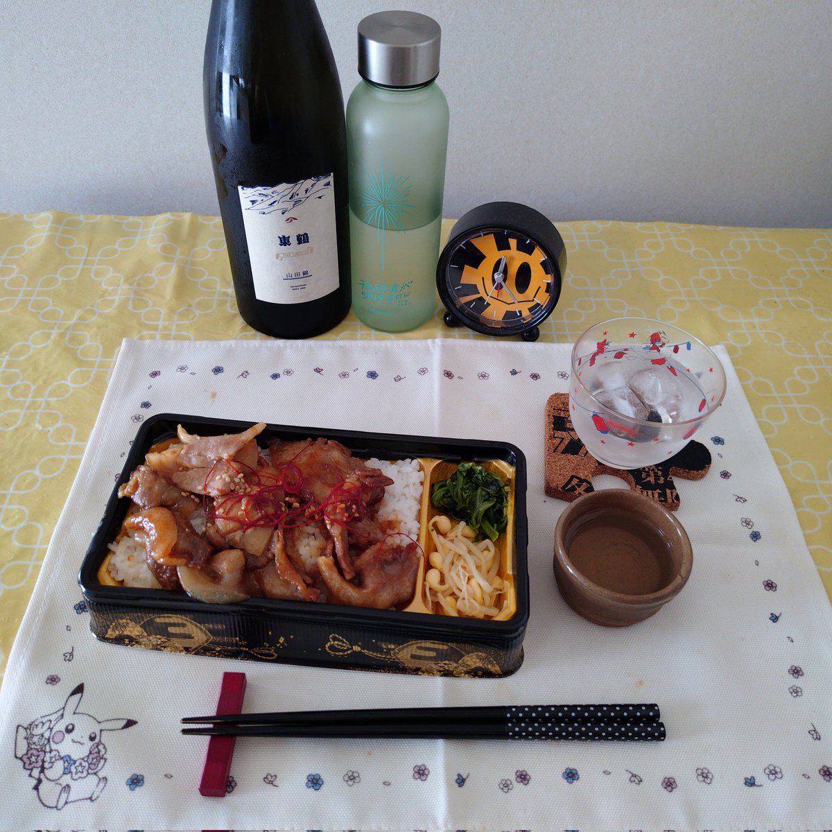 Ino_Houbin's tweet photo. 糸唐辛子の色味に購買欲を刺激され購入、実食。たれの香りが良いお弁当だと思います。 https://t.co/KSf3Gpi8kn