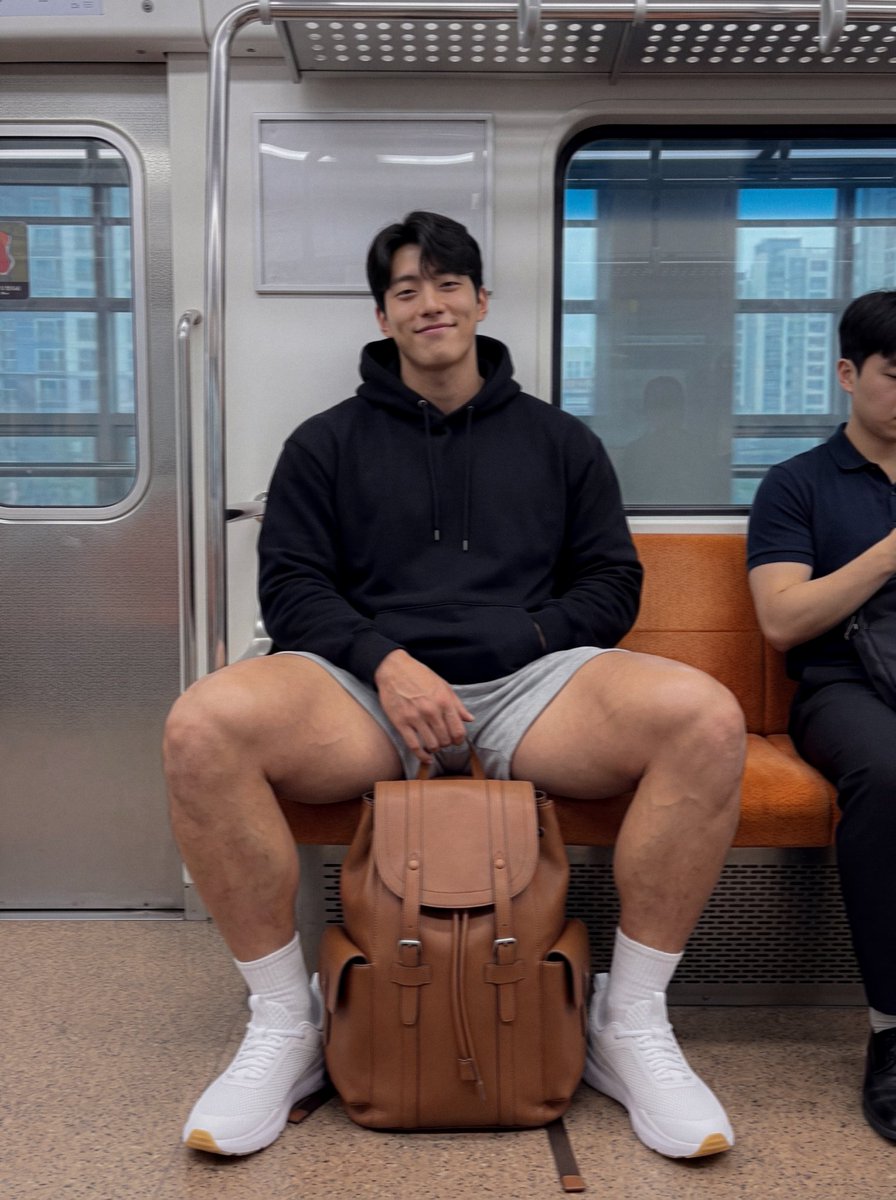 jaeyoungjoon_'s tweet photo. Trains &amp; planes 🚇🛩️ https://t.co/B3olSA2RgP