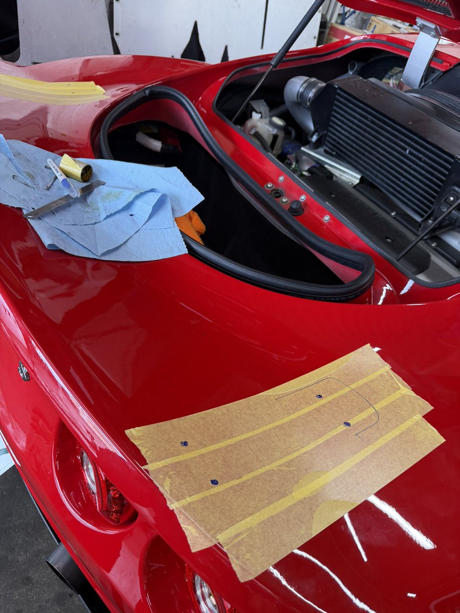 TiRacingtir's tweet photo. 🔴エキシージS お客様
GT WING取付になります。
ロータス専用ブラケットですので見た目も美しいです!
こだわって作って頂いた製品です。
トランク内はフレームにロッドを繋げてます。
#エキシージ
#GTWING
#TiRACING https://t.co/3xteUk3pq8