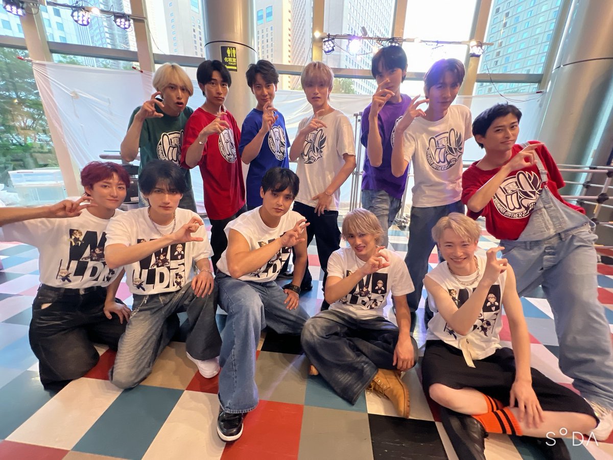 masanii_urahara's tweet photo. 【裏原BROTHERZ 1stワンマン】メモリー
特撮Boyzのみんなが、ゲストで来てくれたよ😉🤘やんちゃBoyzたちはなぜか
「特ブロっ!!」の連呼が好きみたい笑
コラボライブ「12(トゥーズ)からの絆は強まったね🤘
俺らのメンTを常に着てくれてたん、嬉しかったな😌ありがとう!
#裏原BROTHERZ
#特撮Boyz https://t.co/iYhOgJhRmm