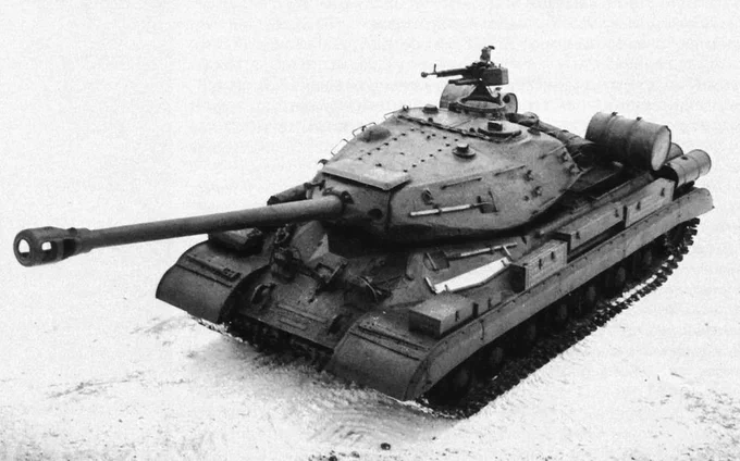 Tank_Archives's tweet image. In development since 1943, the IS-4 was accepted into service #OTD in 1946. It was a good 15 tons heavier than the IS-3 tank it replaced, but turned out to be less reliable and didn't offer a meaningful upgrade in firepower or protection. #tanks #history #ColdWar