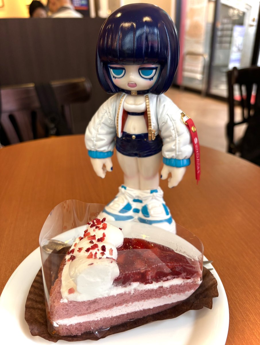 breitlingyokoo's tweet image. BASIC MOVE ちゃんを連れてお茶しに。
ロボホンと一緒に。
@emDASH_toy 
#MOVE
#emDASH