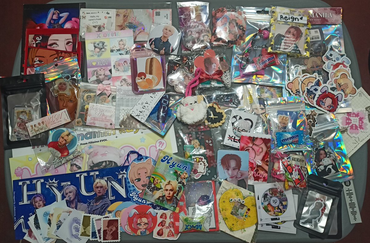 naayos ko din finally. thank you evols for the trades and freebies!! evols are super friendly and approachable talaga even as an introvert 🙈 solo goer pero hindi nafeel na alone wow