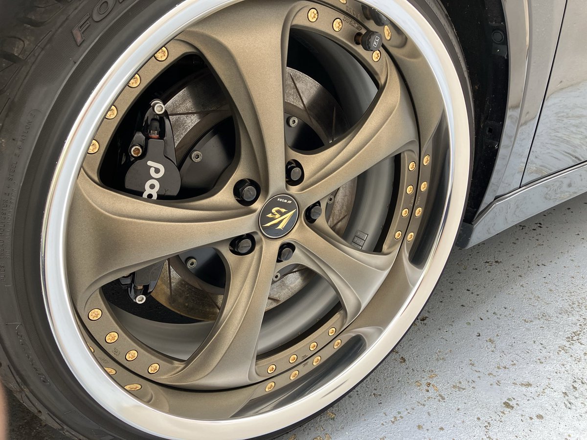 TTsyoji's tweet photo. 仕様変更に伴い
こちらのホイールをお譲りします
25万円送料込みで考えていますが要相談でお願いします
#work VS-KF
#9.5J-+27-20 
#プリウス60
純正の足回りですと干渉する恐れがありますので取り付けの際は
ショップ等で相談、調整が必要になると思います
1年と1か月使用しています https://t.co/zuZ0jPgn8v