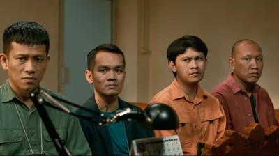 insidefolkative's tweet photo. Film terlaris sepanjang sejarah di Indonesia, Agak Laen 2, resmi akan tayang di Netflix pada 28 Mei 2026. https://t.co/8X4deXmXhX