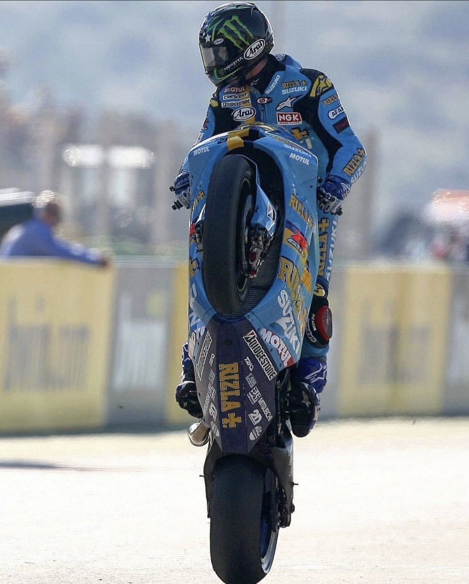 Republicapod1's tweet photo. Absolute banger of an episode 
We’ve got American road racing royalty on the podcast, John Hopkins.
From the brutal 500cc beasts to becoming a full factory Suzuki rider, plus a stint with the famous Kawasaki team, John’s career is nothing short of incredible. Listen now 🎧 https://t.co/9LnzkpMCoO