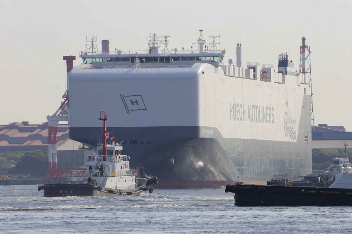 panamaru2's tweet photo. 2026/4/28 7:28
#HOEGH_MOONLIGHT #IMO9971252
本船は2025年6月 #China_Merchants_Heavy_Industry で竣工した #Höegh_Autoliners #Aurora_Class 9100CEU の6番船です 今回はZeebrugge→Veracruz/Mexicoの航海を終えた本船がVoyage 006としてBremerhavenに向けた航海の途中 横浜に初寄港 https://t.co/McW2KHX2F2