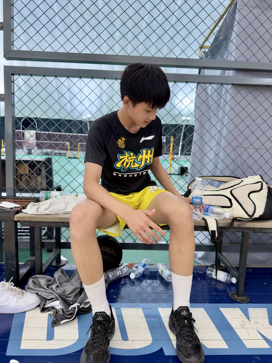 zrslz666's tweet image. 14 #体育生 #ootd