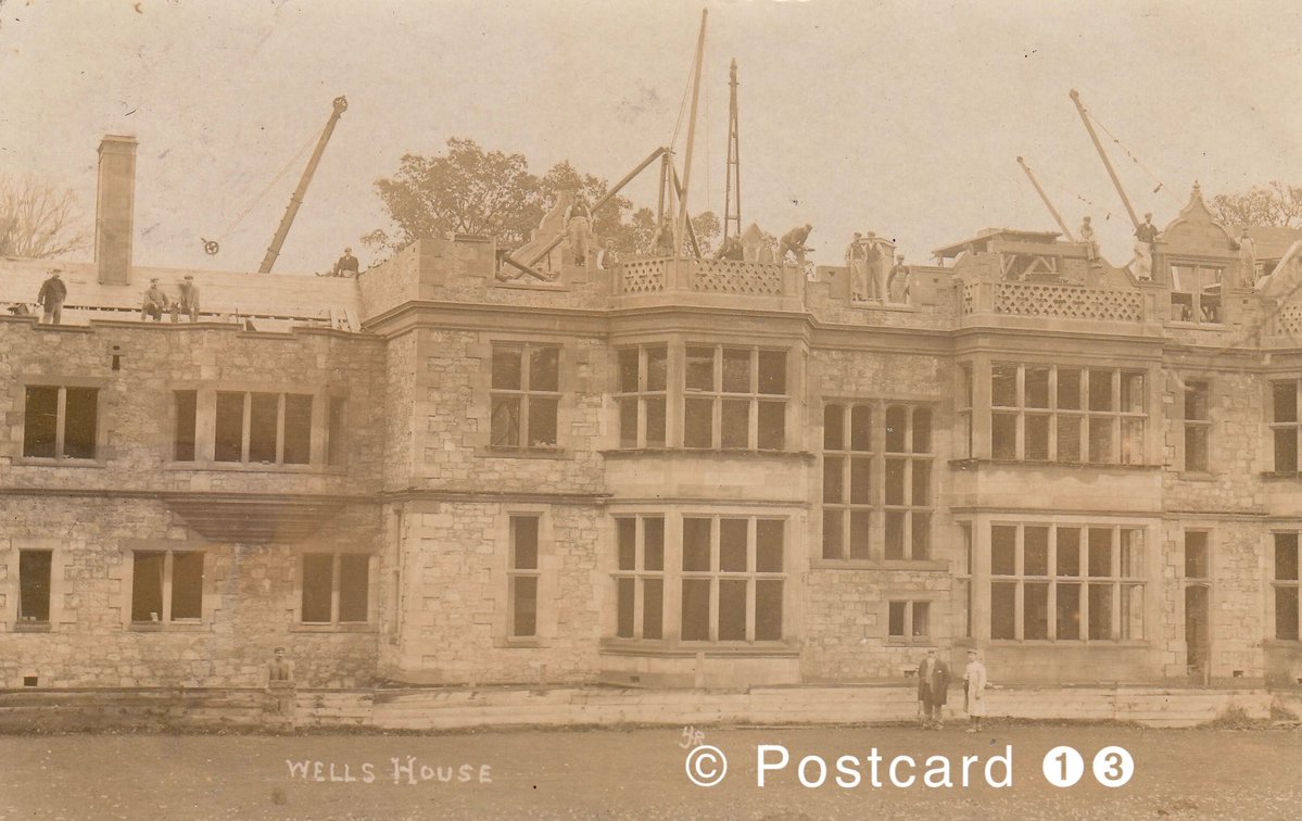 postcard13's tweet image. #WallsOnWednesday
#WindowsOnWednesday
Wells House in the Borders under construction, stonework to the facade and window surrounds, roof in progress to the wings, hoists to central area, PC 1907, 

#construction
#building
#workmen
#postcard
#oldpostcard